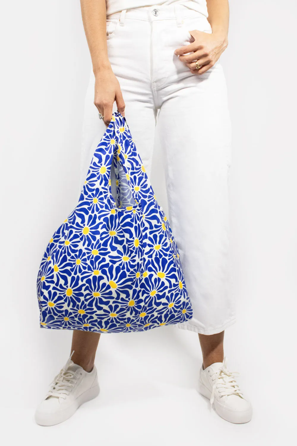 Abstract Flowers Blue | Medium