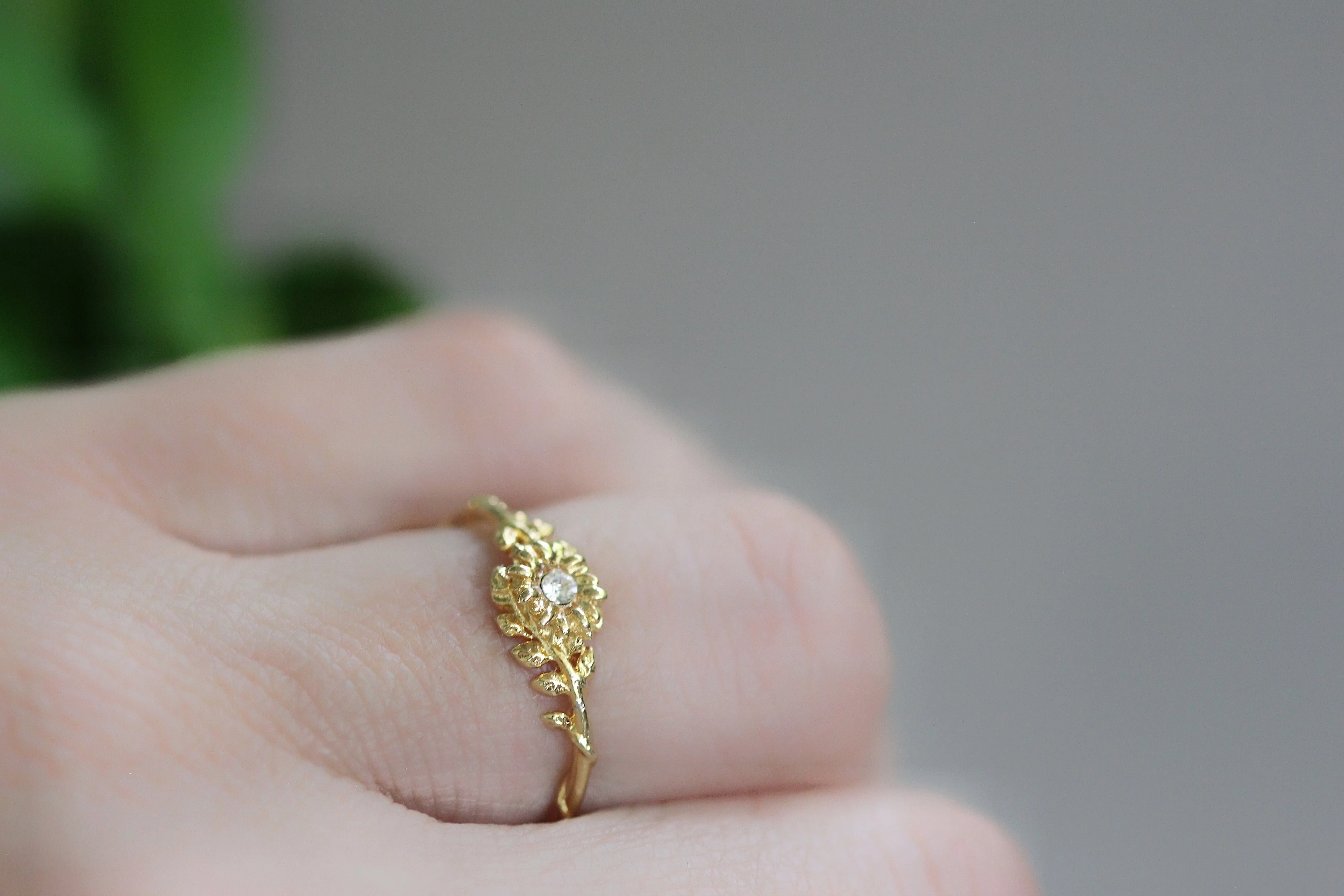 Entwined Floral Branch Ring / size 6
