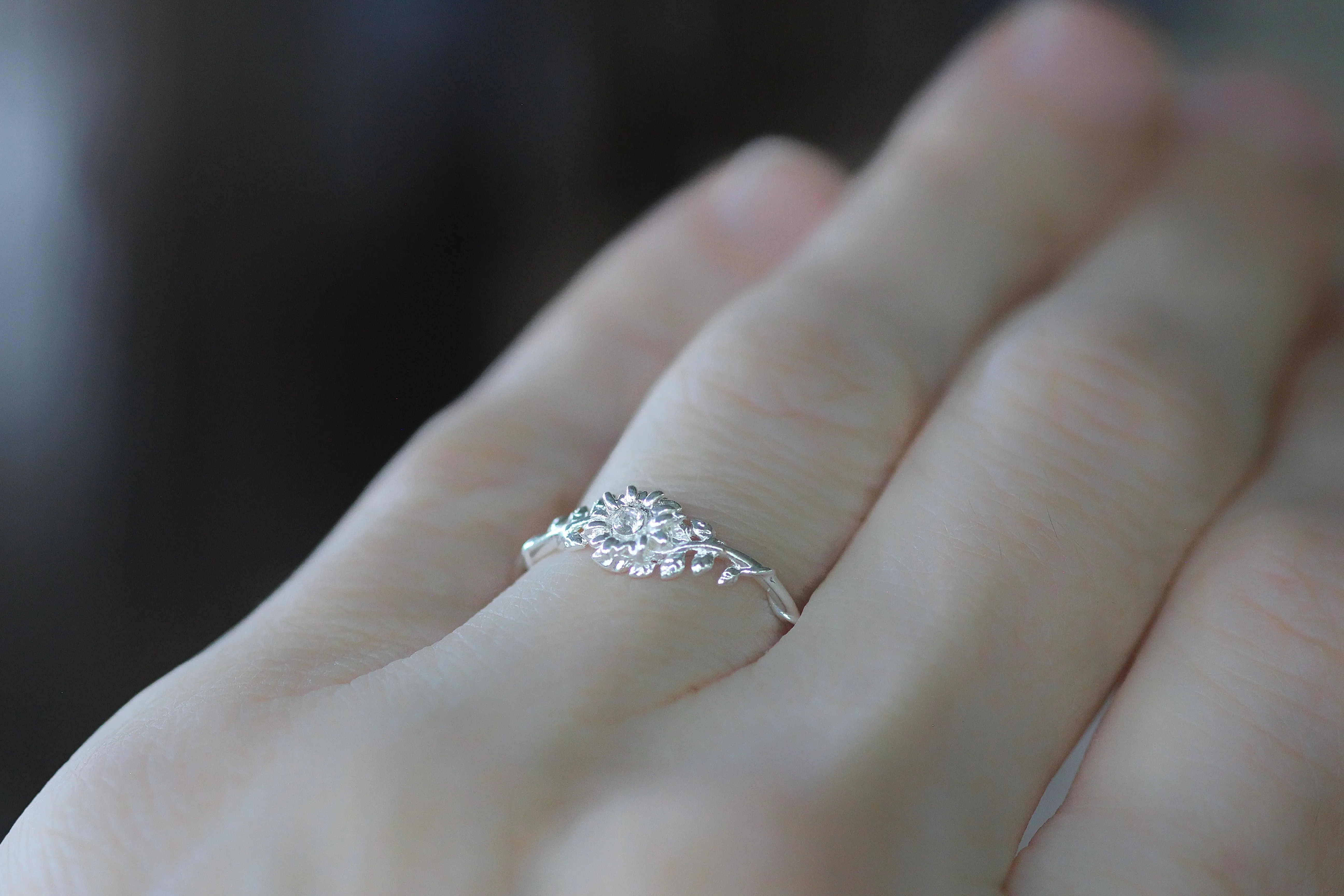 Entwined Floral Branch Ring / size 6