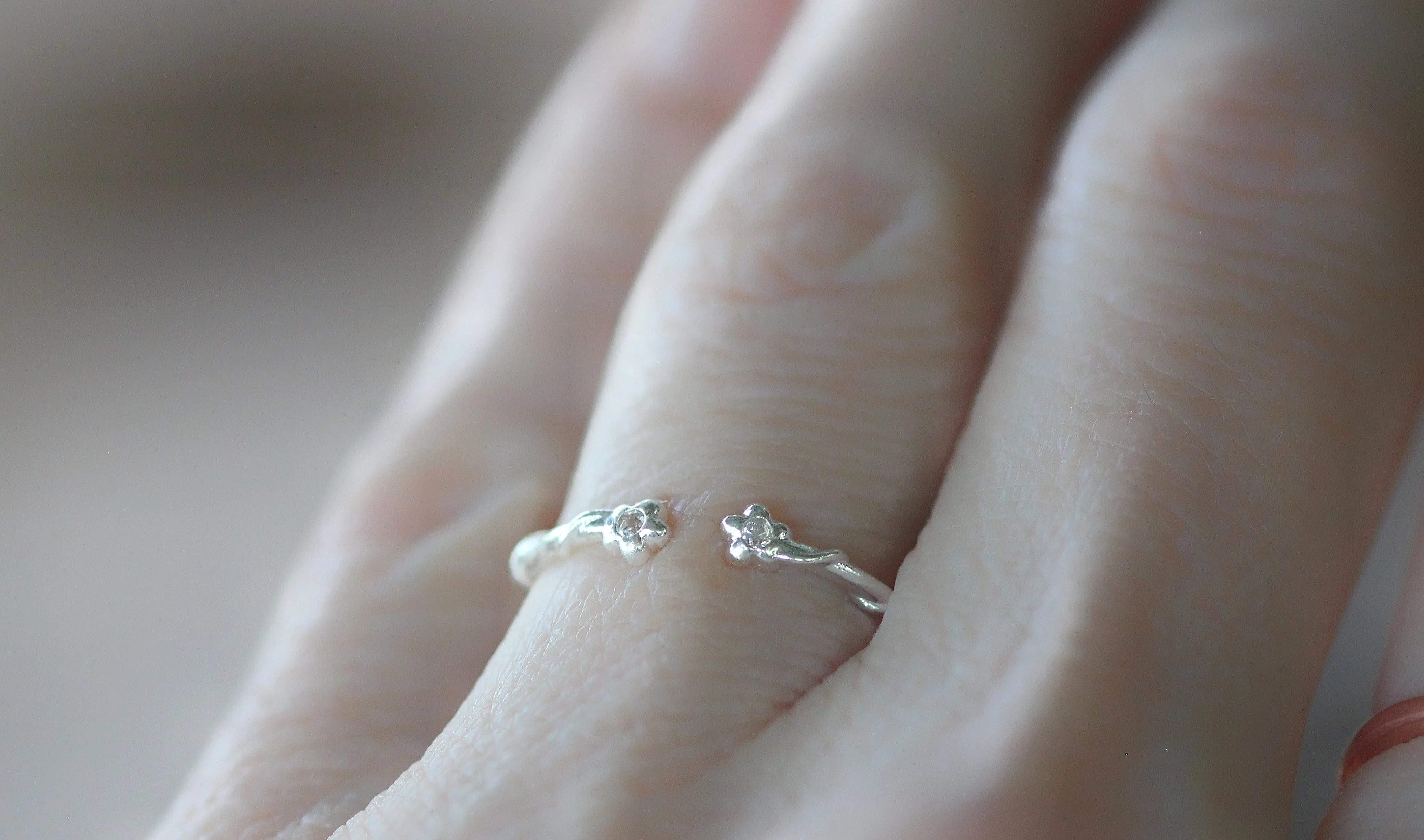 Entwined Floral Branch Ring / size 6