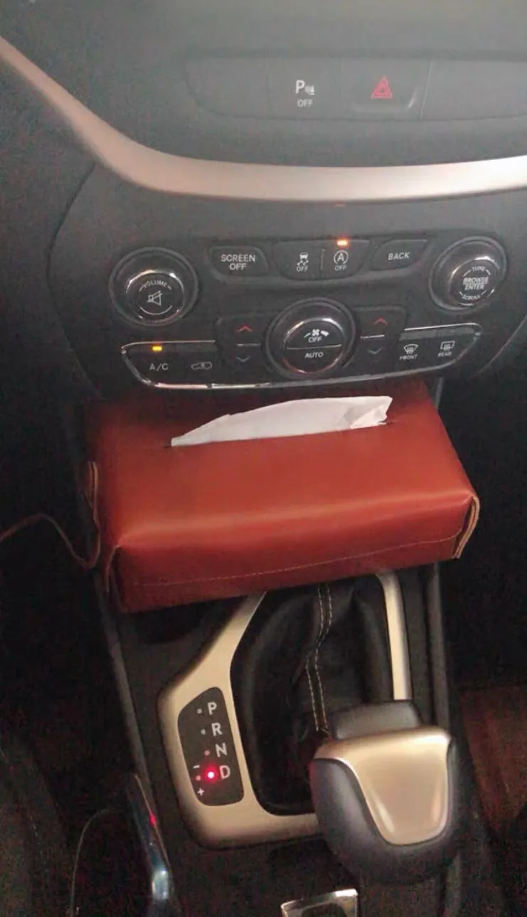 YAAGLE Leather Car-mounted Tissue Box YG1128